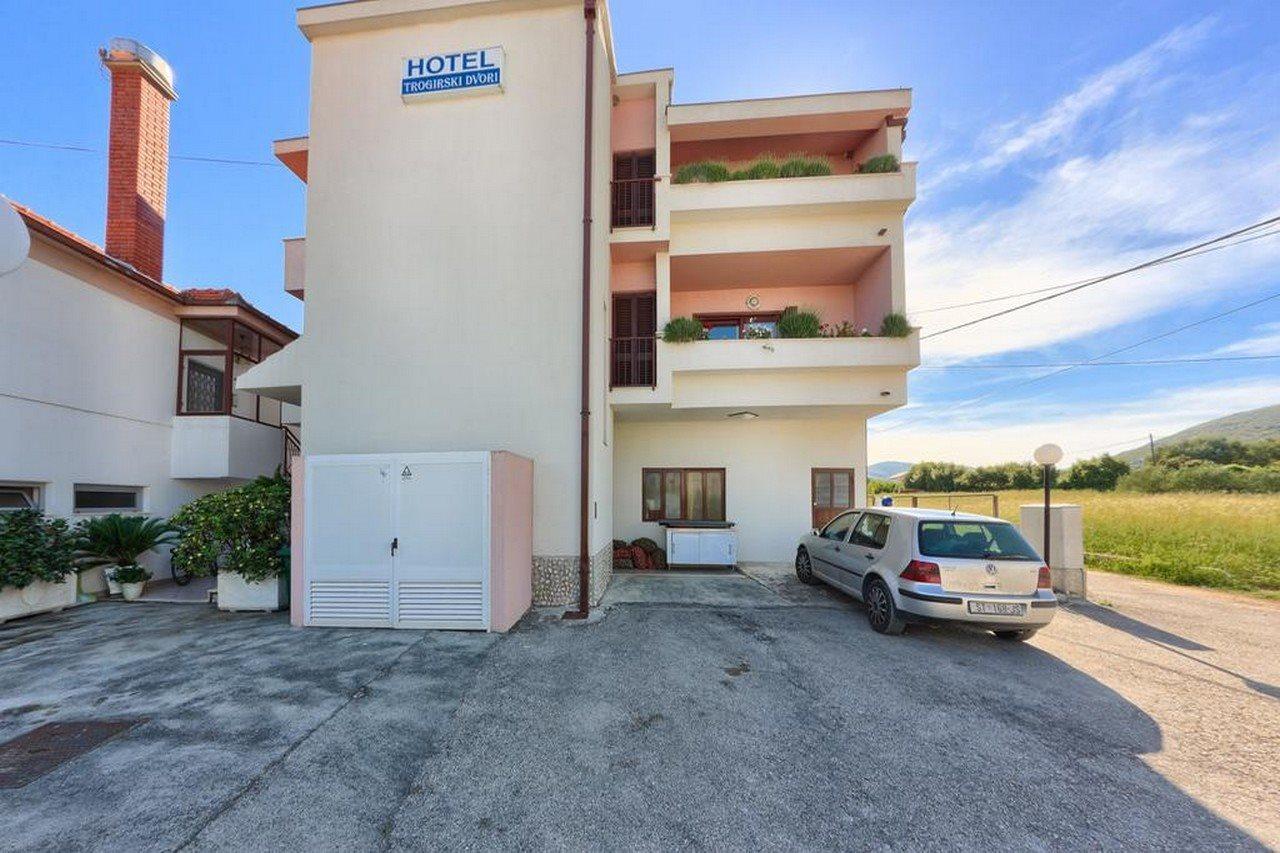 Hotel Trogirski Dvori Exterior foto