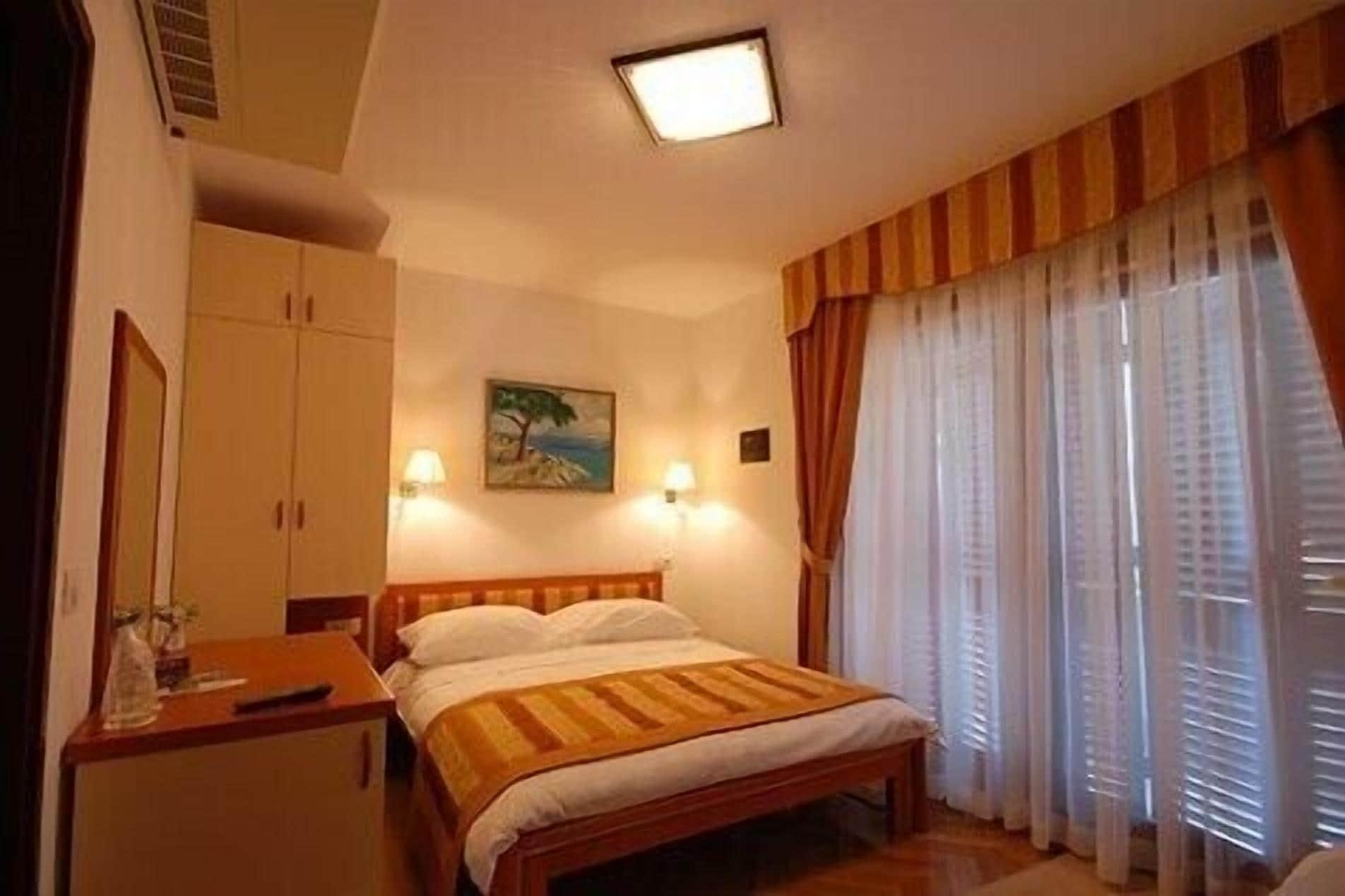 Hotel Trogirski Dvori Exterior foto